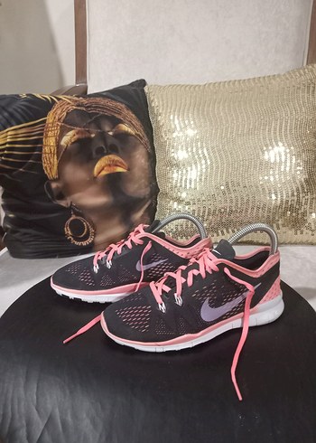 36 Beden pembe Renk 36 orjinal nike spor ayakkabı