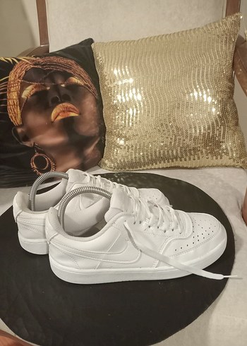 39 Beden beyaz Renk 39 orjınal Nike Beyaz Kadın Spor Ayakkabı