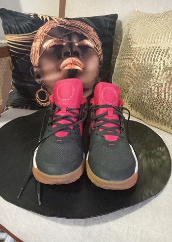 Nike 37.5 orjinal nike air basketbol ayakkabısı