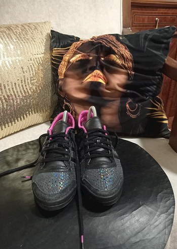 Adidas 40.5 orjinal Adidas spor ayakkabı