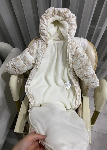 Beyaz desenli bebek astronot tulum - Görsel 3