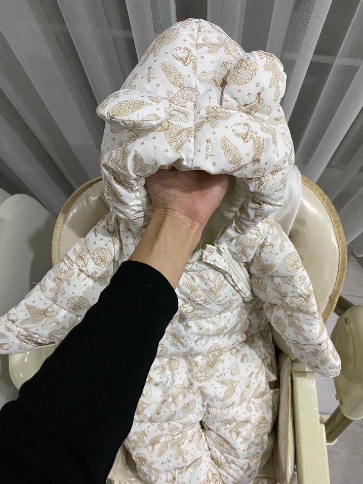 Beyaz desenli bebek astronot tulum - Görsel 4