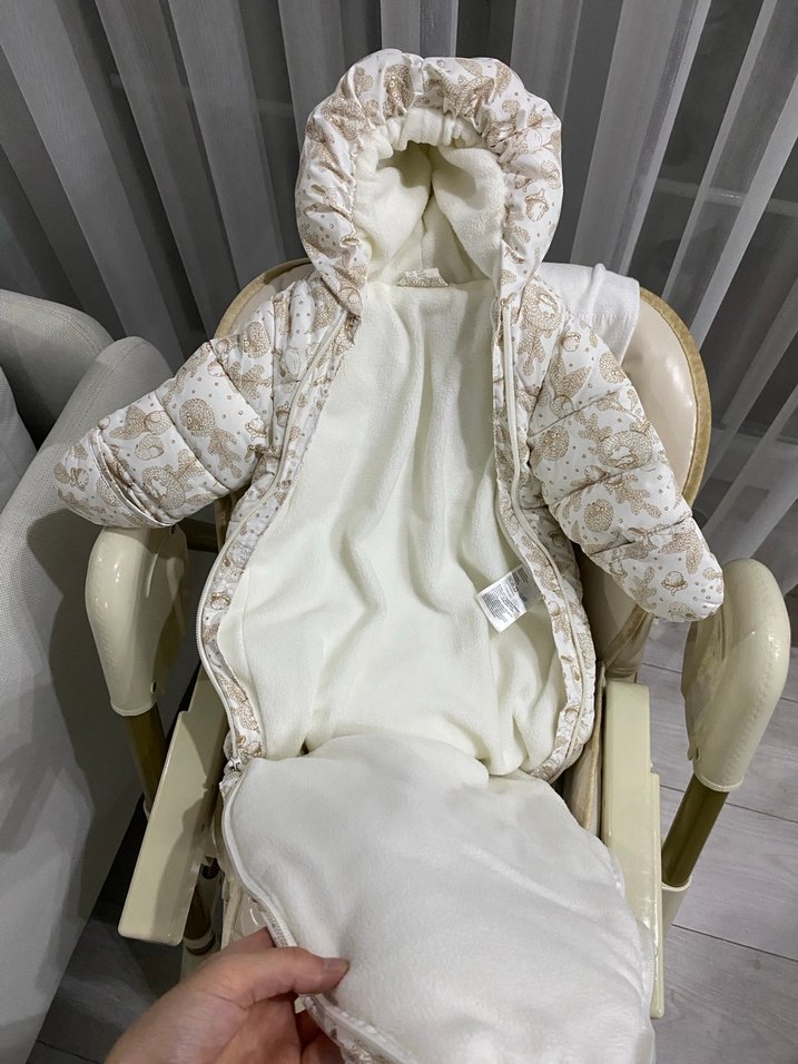 Beyaz desenli bebek astronot tulum - Görsel 3