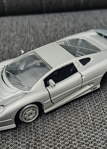  Beden Jaguar XJ220