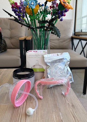 Yeşil ve Pembe Antikolik Slikon Bebek Biberonu ve Aksesuarları - Görsel 4