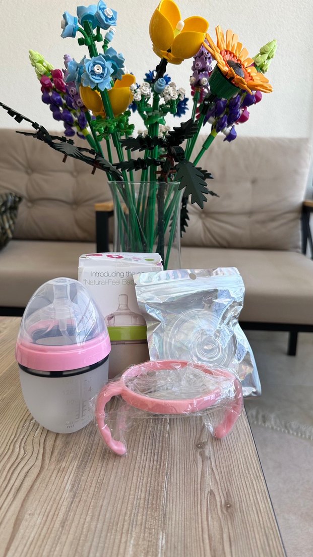 Yeşil ve Pembe Antikolik Slikon Bebek Biberonu ve Aksesuarları - Görsel 3