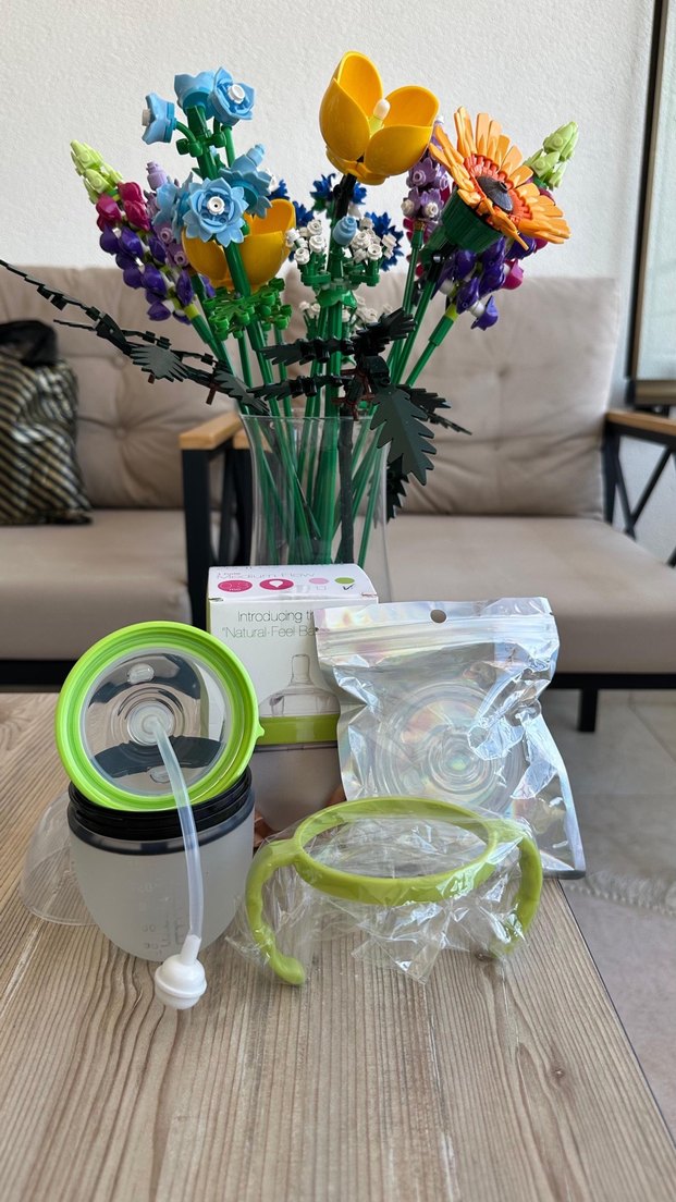 Yeşil ve Pembe Antikolik Slikon Bebek Biberonu ve Aksesuarları - Görsel 2