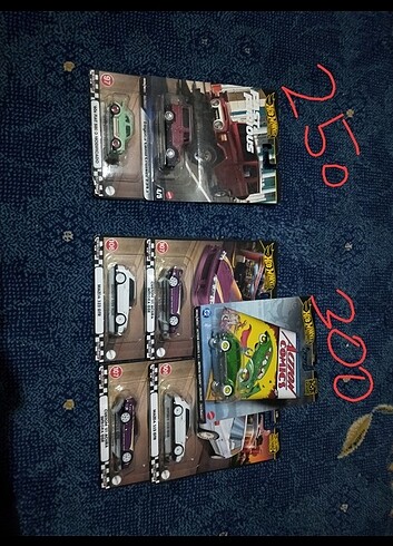 HOT WHEELS
