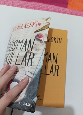 Dilara Keskin Düşman okullar serisi