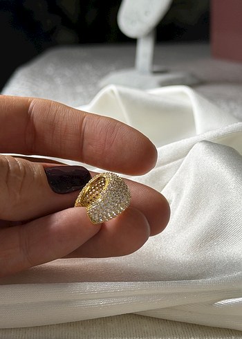 Altın Renk Mini Payetli Küpe - Görsel 4