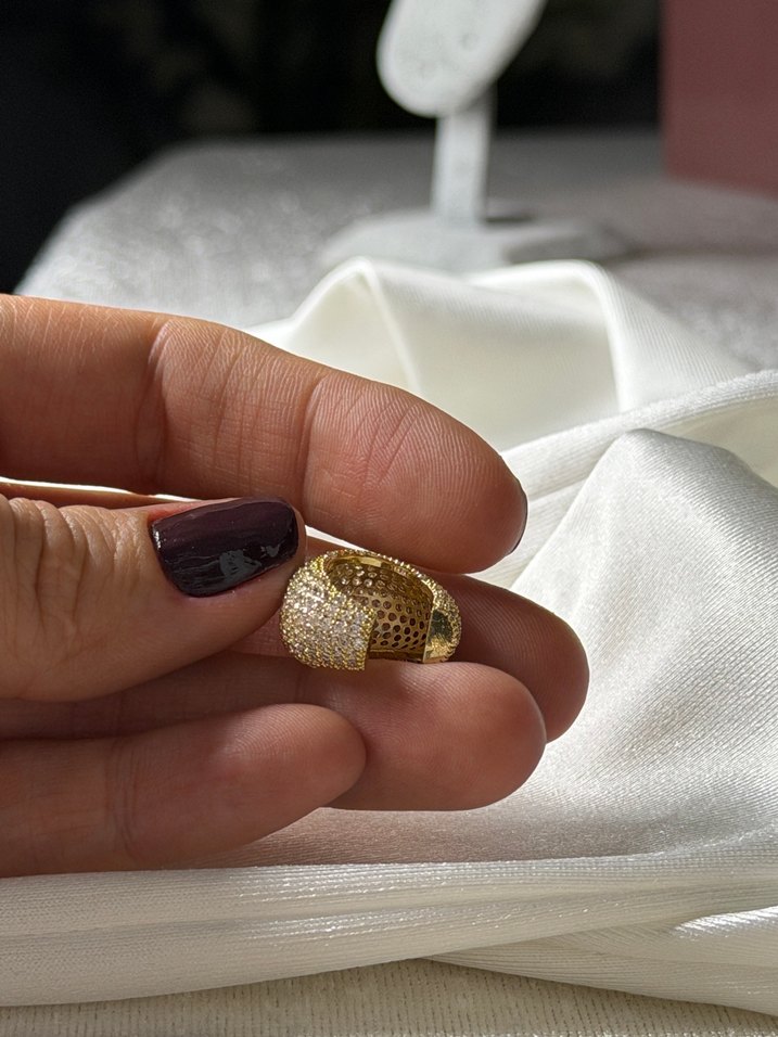 Altın Renk Mini Payetli Küpe - Görsel 3