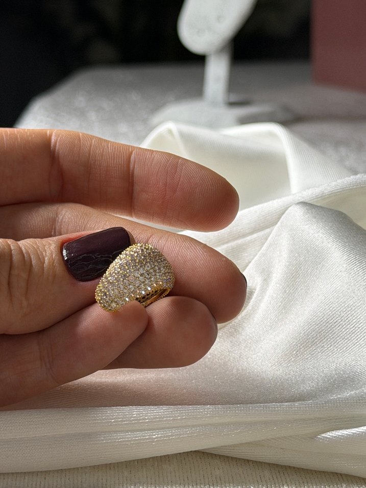 Altın Renk Mini Payetli Küpe - Görsel 2