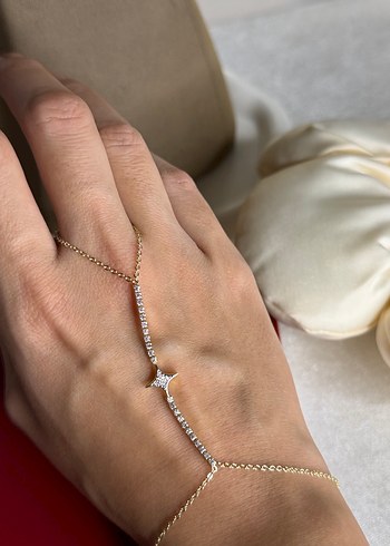 Zincir Detaylı Minimalist Altın Renk Kadın El Zinciri - Görsel 6