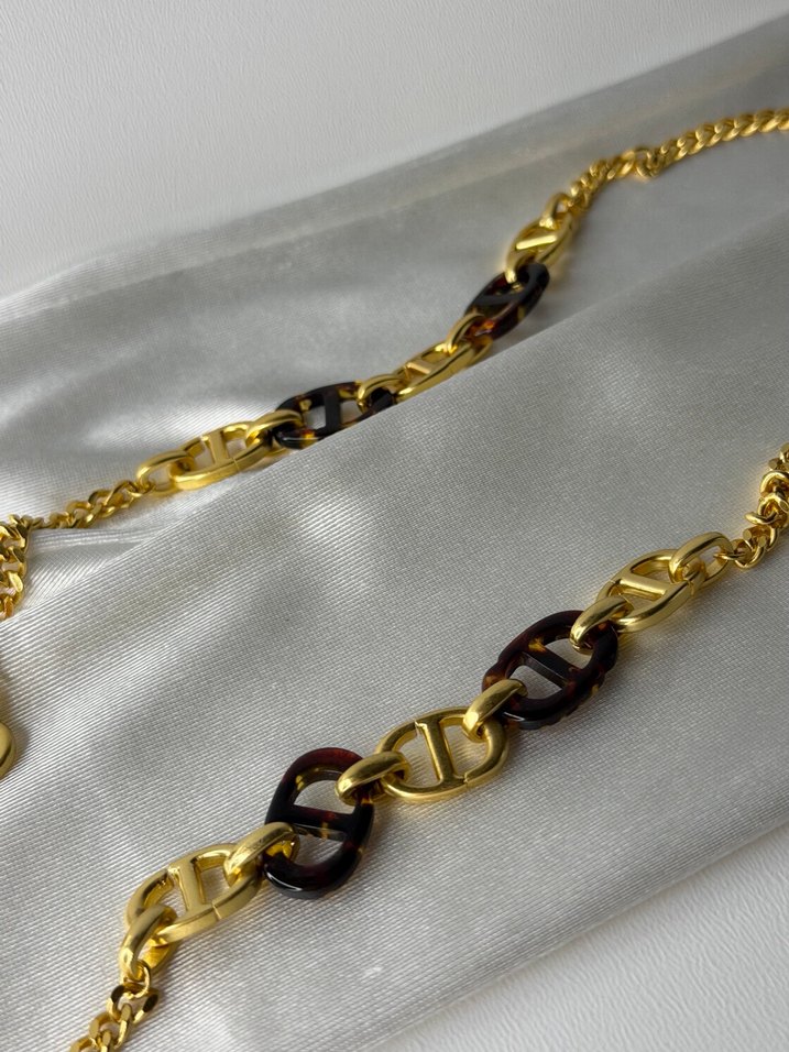 Zincir Detaylı Altın Renk Uzun Kolye - Görsel 2