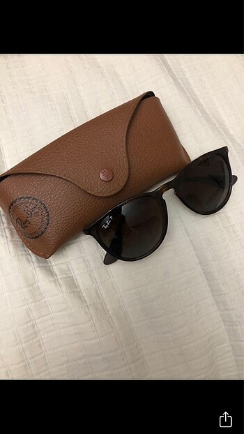 Rayban erica model