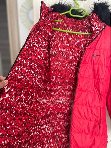 Nike kaz tüyü mont - Görsel 4
