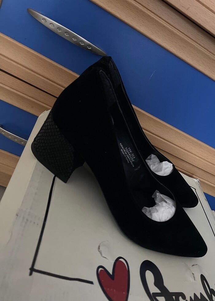 Topuklu ayakkabı - Görsel 2