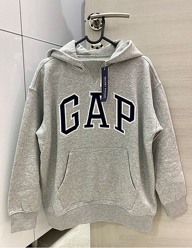 GAP Sweatshirt