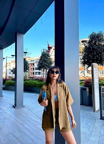 Keten kumaş şortlu ve gömlek takım