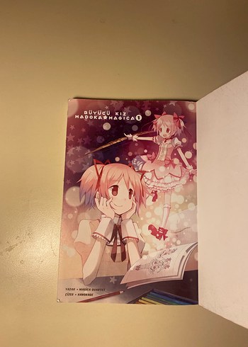 Büyücü Kız Madoka Magica Cilt - 1