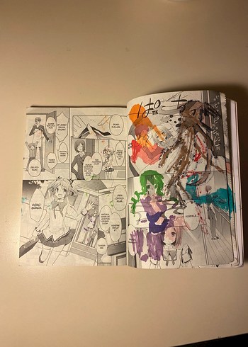 Beden Büyücü Kız Madoka Magica Cilt - 1