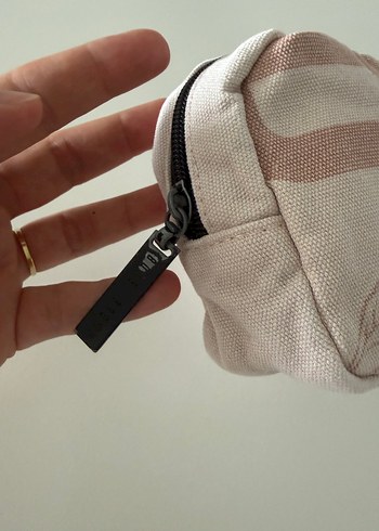 Bobbi Brown Makyaj Çantası - Görsel 3