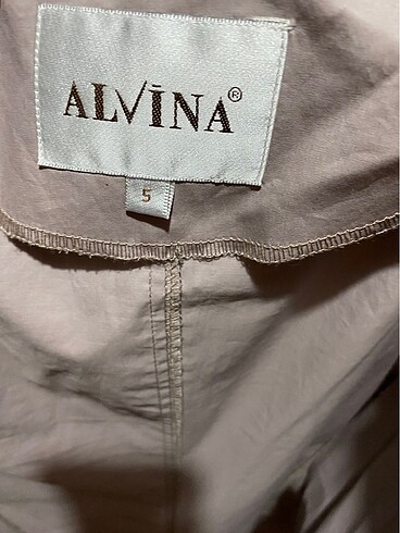 Alvina Trençkot