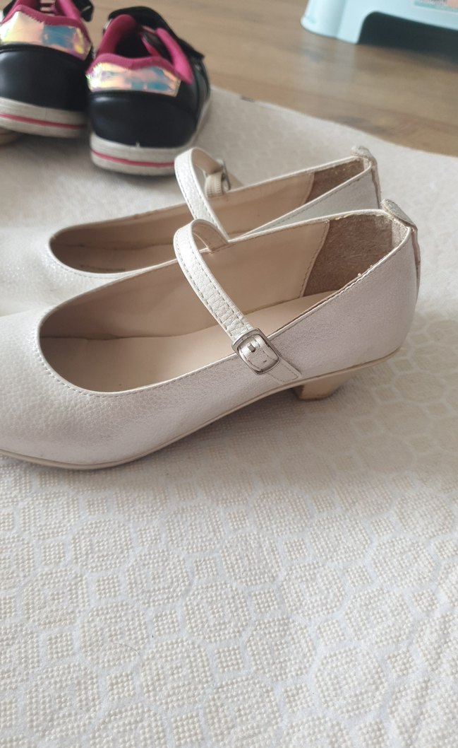 Kız Çocuk Beyaz Tokalı Babet - Görsel 4