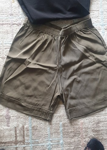 Bel Detaylı Haki  Şortu - Görsel 2