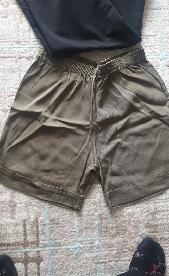 Bel Detaylı Haki  Şortu - Görsel 2