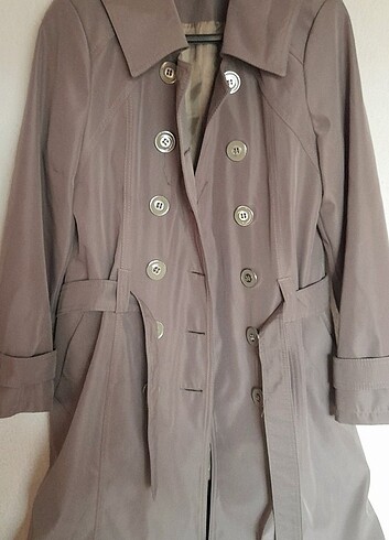 Zara Zara model trenchcoat