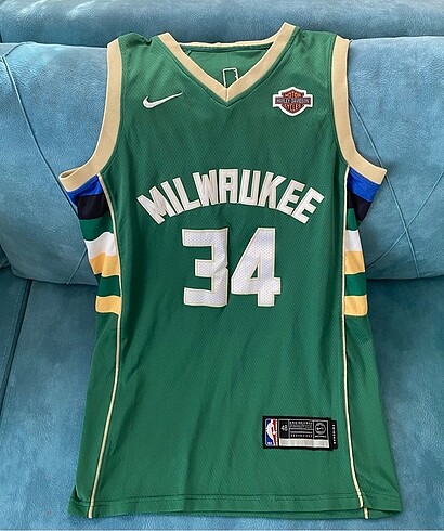 Giannis Antetokounmpo forması
