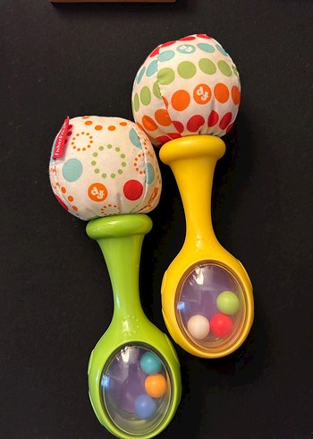 Fisher price Renkli Diş Kaşıyıcı ve Çıngırak Oyuncak