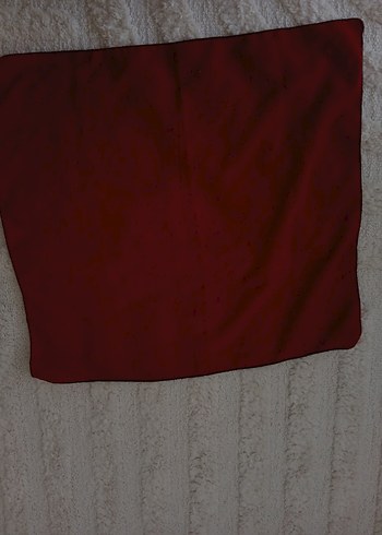 Zara Çiçek Desenli ve Kırmızı Fular