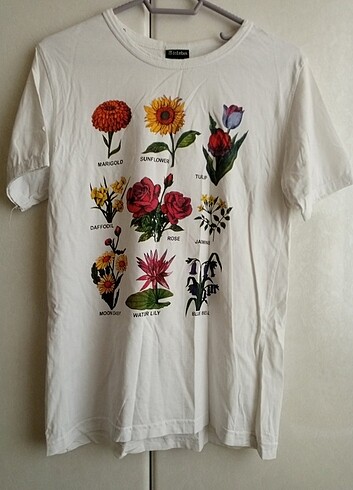 Trendyol & Milla Beyaz çiçek desenli t-shirt 