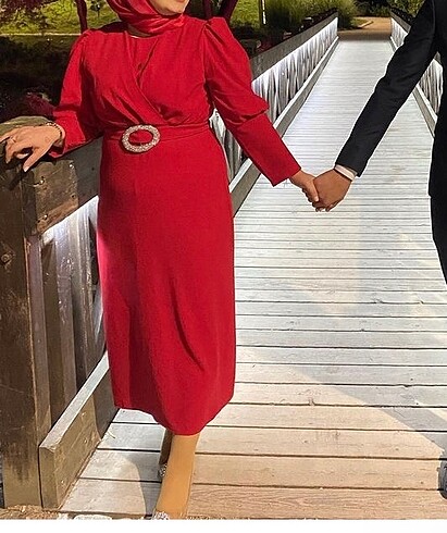 Kırmızı kalem elbise