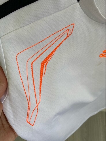 5 Yaş Beden beyaz Renk Adidas Sport tişört