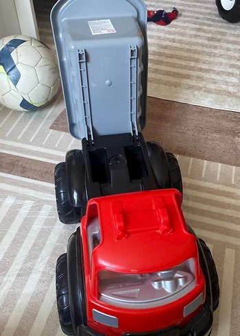 Gri ve Kırmızı Plastik Oyuncak Kamyon - Görsel 5