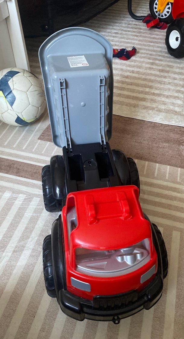 Gri ve Kırmızı Plastik Oyuncak Kamyon - Görsel 5