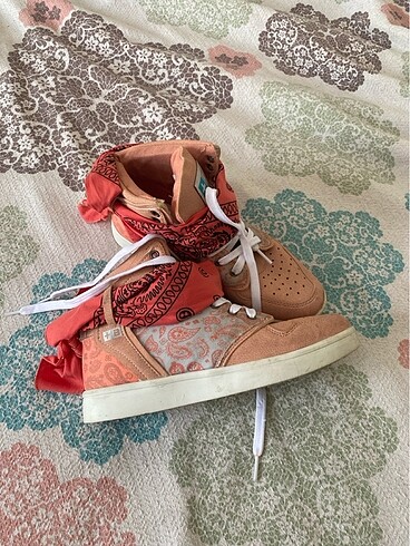 converse fularlı