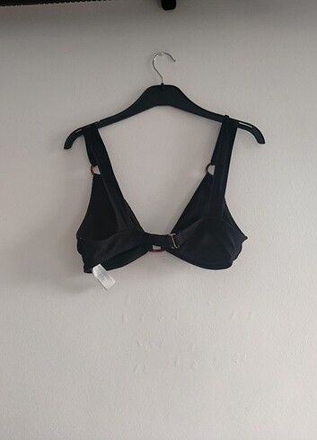 Bikini üstü 