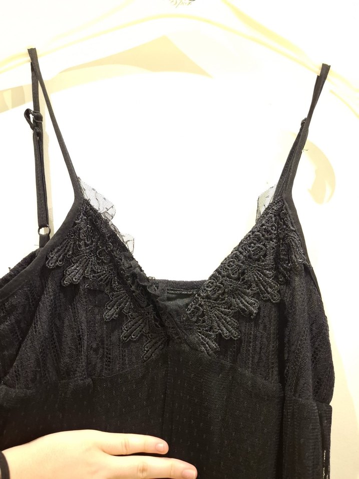 Dantel Detaylı Siyah Uzun Askılı Elbise - Görsel 2