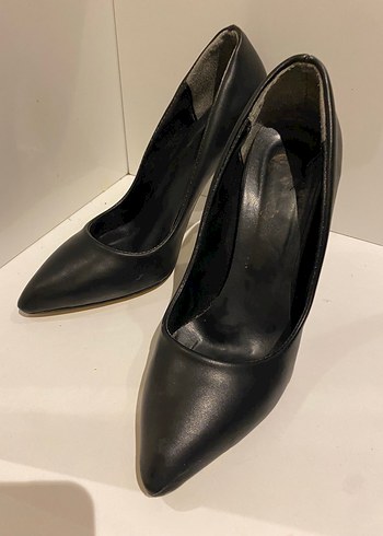 37 Beden Siyah Deri Tokalı Stiletto Topuklu Kadın Ayakkabı