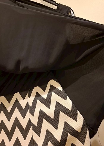 V Yaka Siyah Drapeli Mini Elbise - Görsel 3