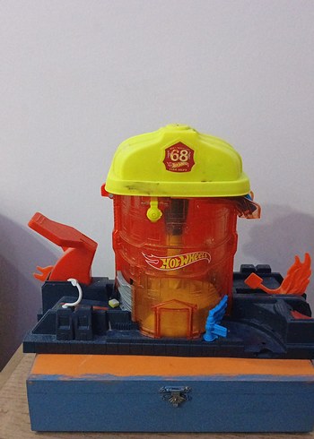 Sarı Hot Wheels Aksiyon Figür Oyuncak - Görsel 2