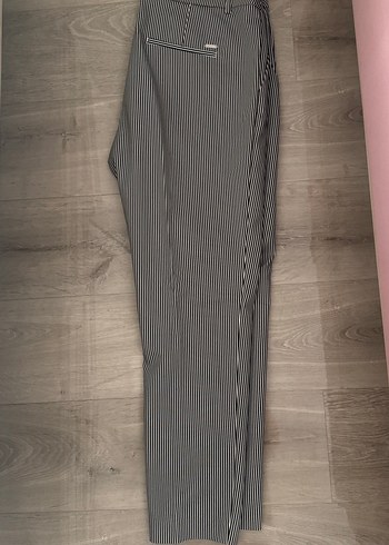 Gri Çizgili Kadın Kumaş Pantolon