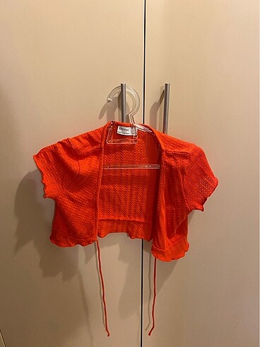Bershka bağlamalı üst
