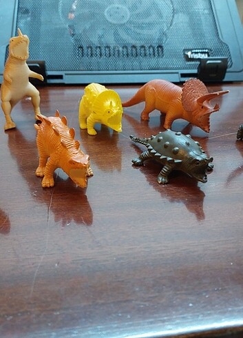Dinozor figürü 7 adet