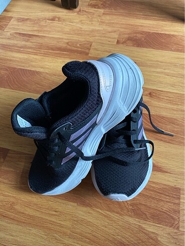36 Beden siyah Renk Adidas spor ayakkabısı