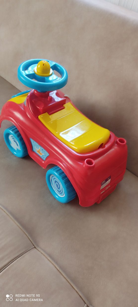 Renkli Kırmızı Çocuk Oyuncak Arabası - Görsel 3